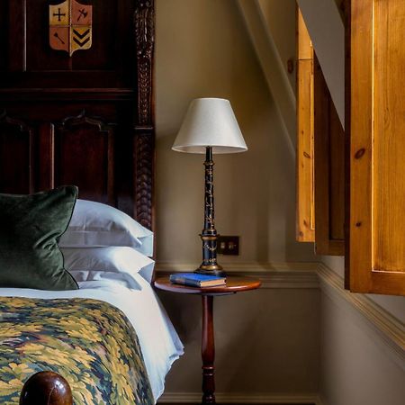 แบตตี แลงลีย์ Hotel ลอนดอน ภายนอก รูปภาพ A bedroom at the hotel
