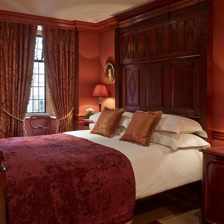 แบตตี แลงลีย์ Hotel ลอนดอน ภายนอก รูปภาพ A bedroom at the hotel