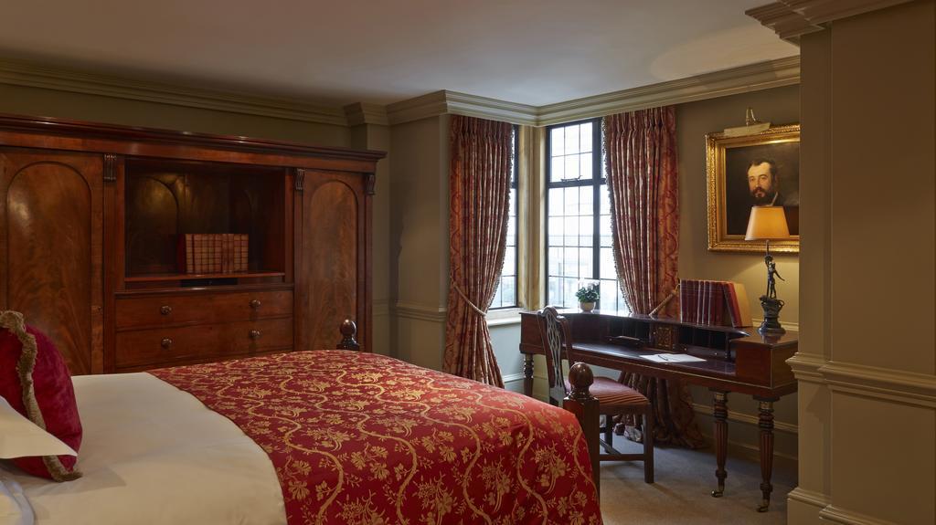 แบตตี แลงลีย์ Hotel ลอนดอน ห้อง รูปภาพ A bedroom at the hotel