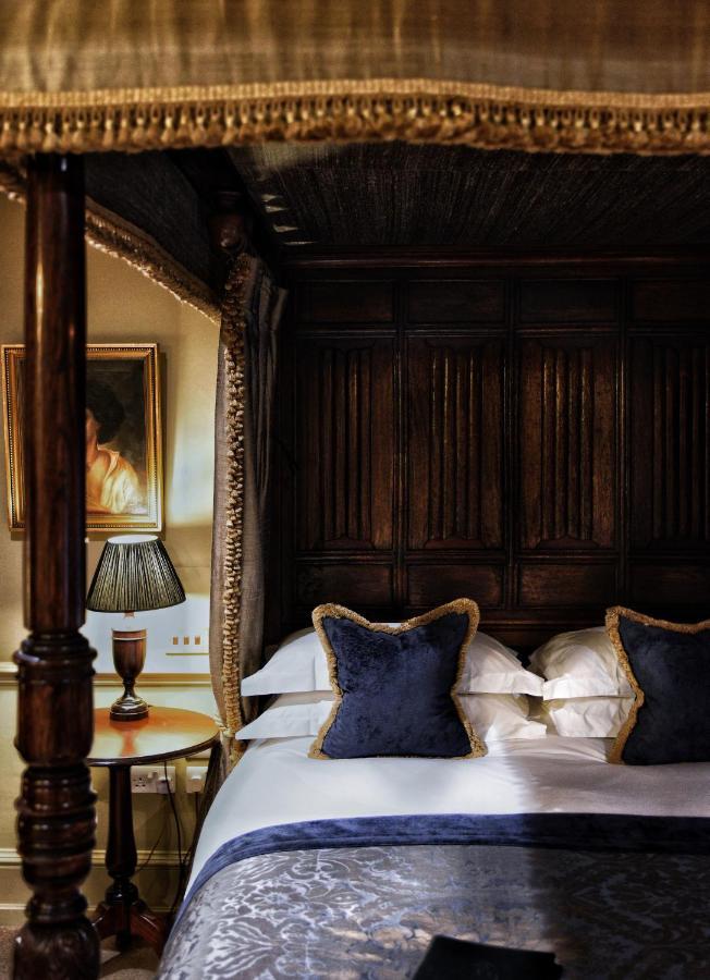แบตตี แลงลีย์ Hotel ลอนดอน ภายนอก รูปภาพ The paneling in the bedroom