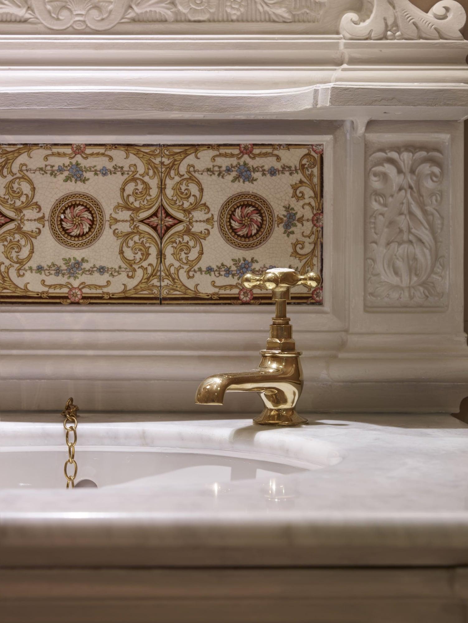 แบตตี แลงลีย์ Hotel ลอนดอน ภายนอก รูปภาพ A single-lever tap