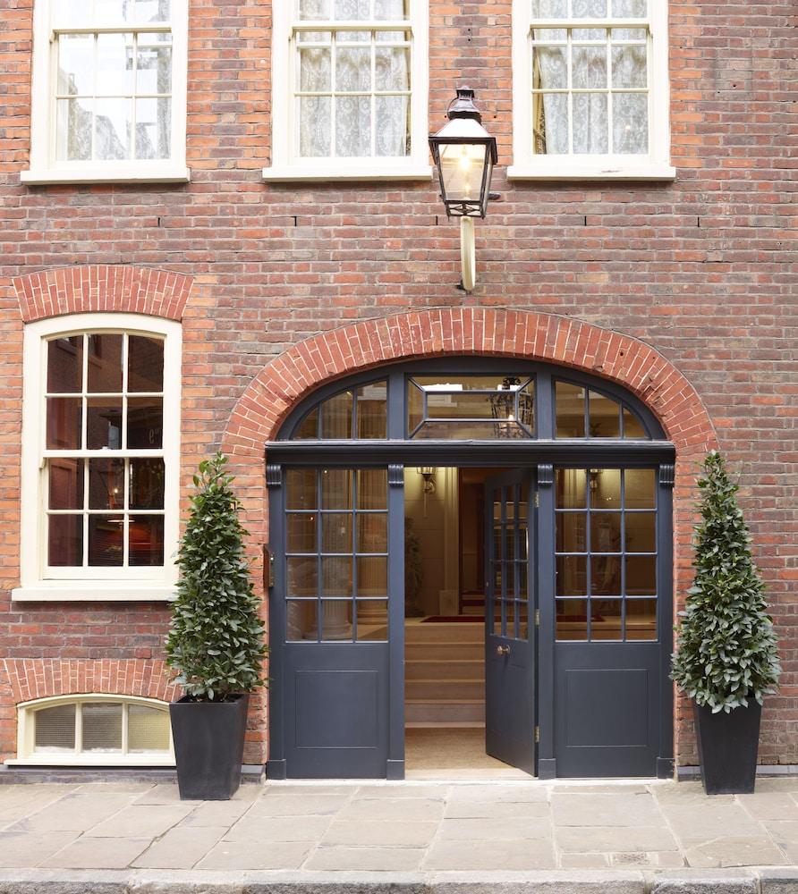 แบตตี แลงลีย์ Hotel ลอนดอน ภายนอก รูปภาพ Entrance to the hotel