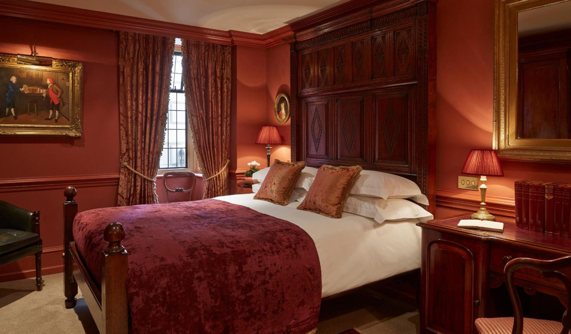 แบตตี แลงลีย์ Hotel ลอนดอน ภายนอก รูปภาพ A bedroom at the hotel