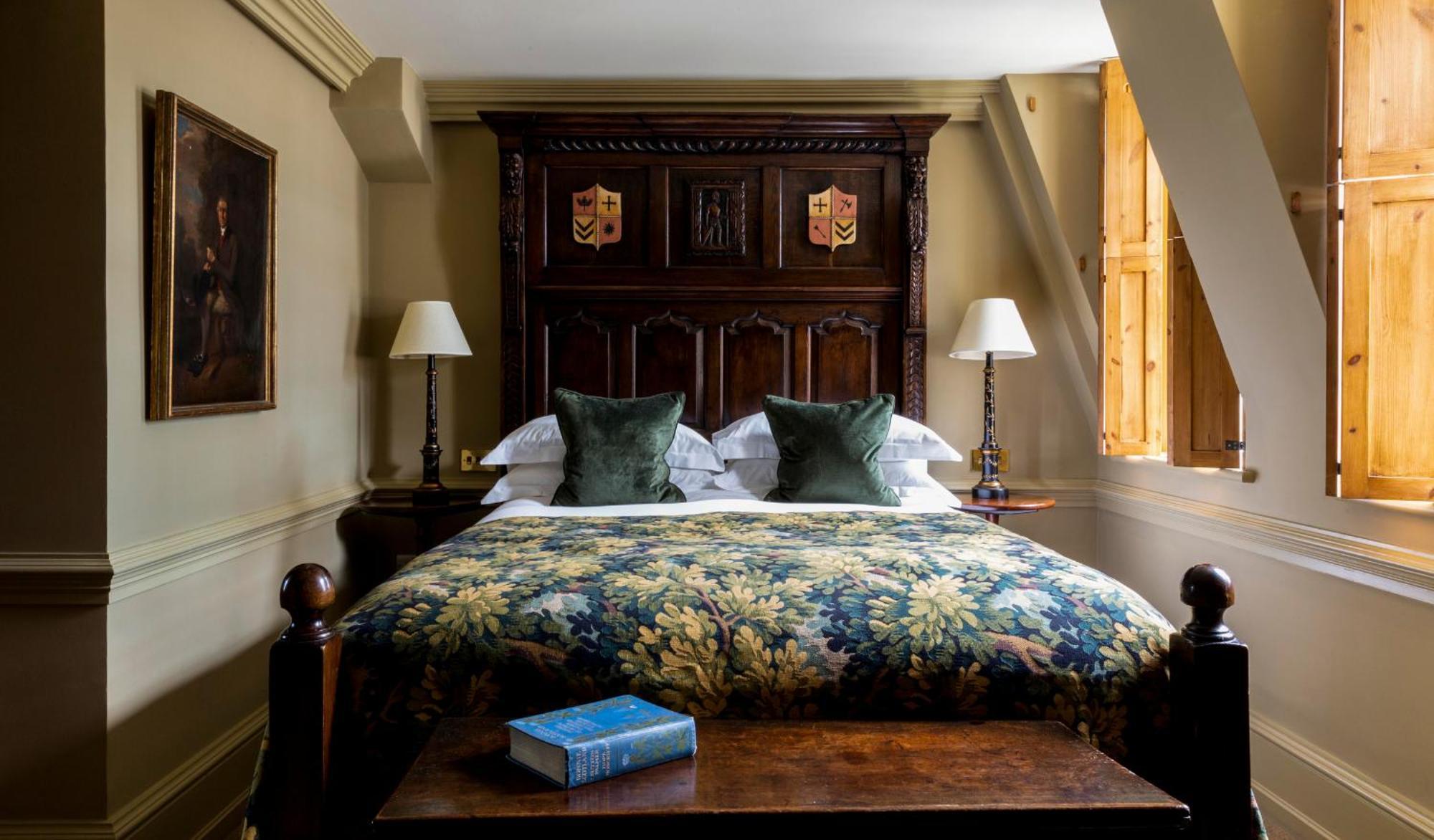 แบตตี แลงลีย์ Hotel ลอนดอน ภายนอก รูปภาพ A bedroom at The Swan Hotel