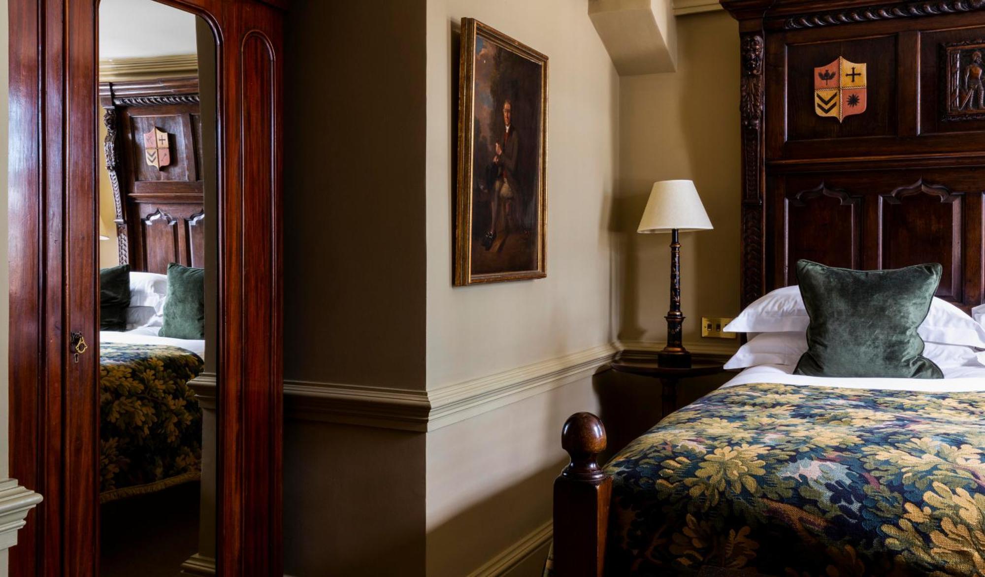 แบตตี แลงลีย์ Hotel ลอนดอน ภายนอก รูปภาพ A bedroom at the hotel